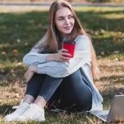 Profile photo of annalocko, a satisfied Fiverr client